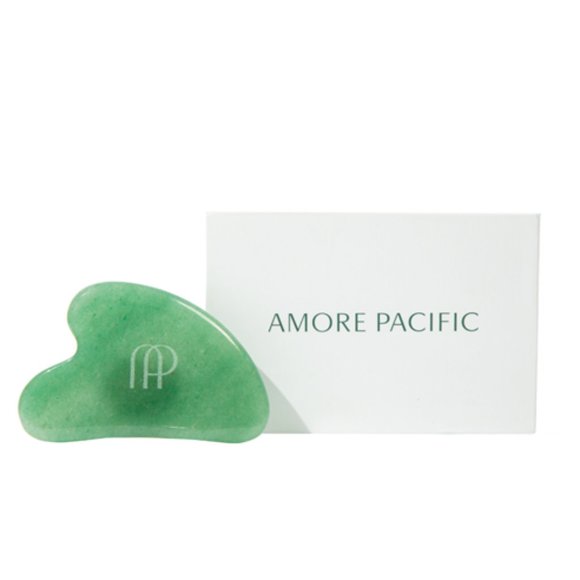 AMORE PACIFIC Jade Gua Sha and Velvet Drawstring Pouch NEW in Box Amorepacific - Picture 3 of 7